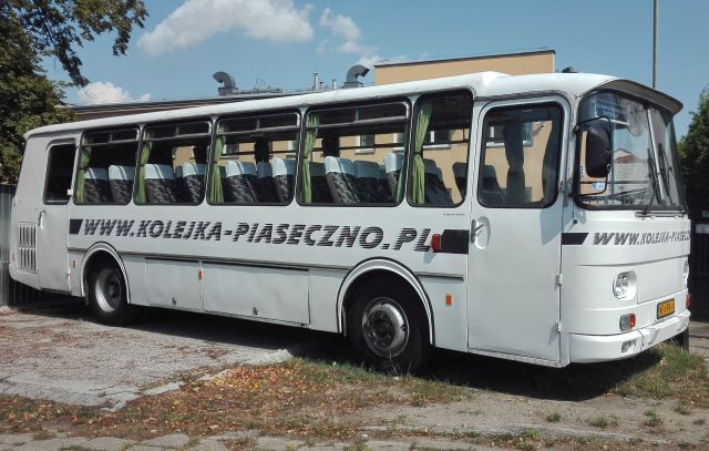 Zabytkowym Autosanem do Elektrociepłowni Siekierki