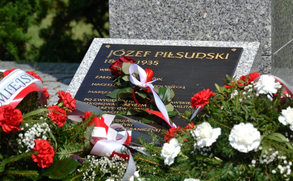 kamień poświęconymarszałkowi Piłsudskiemu