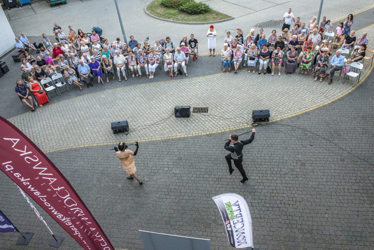 publiczność, zdjęcie z balkonu