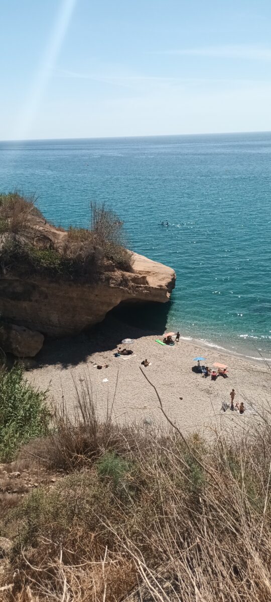 widok na plażę i morze