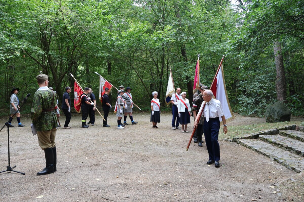 szaniec nieugiętych uroczystości