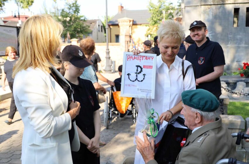 starosta przyma obraze k Polska walcząca