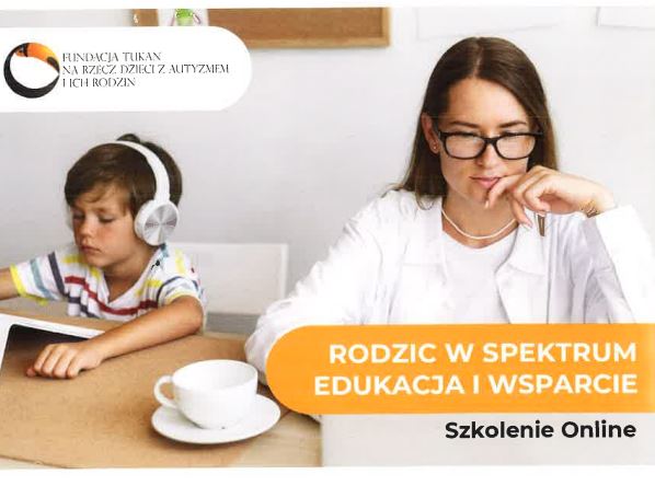 mama z synem przy biurku