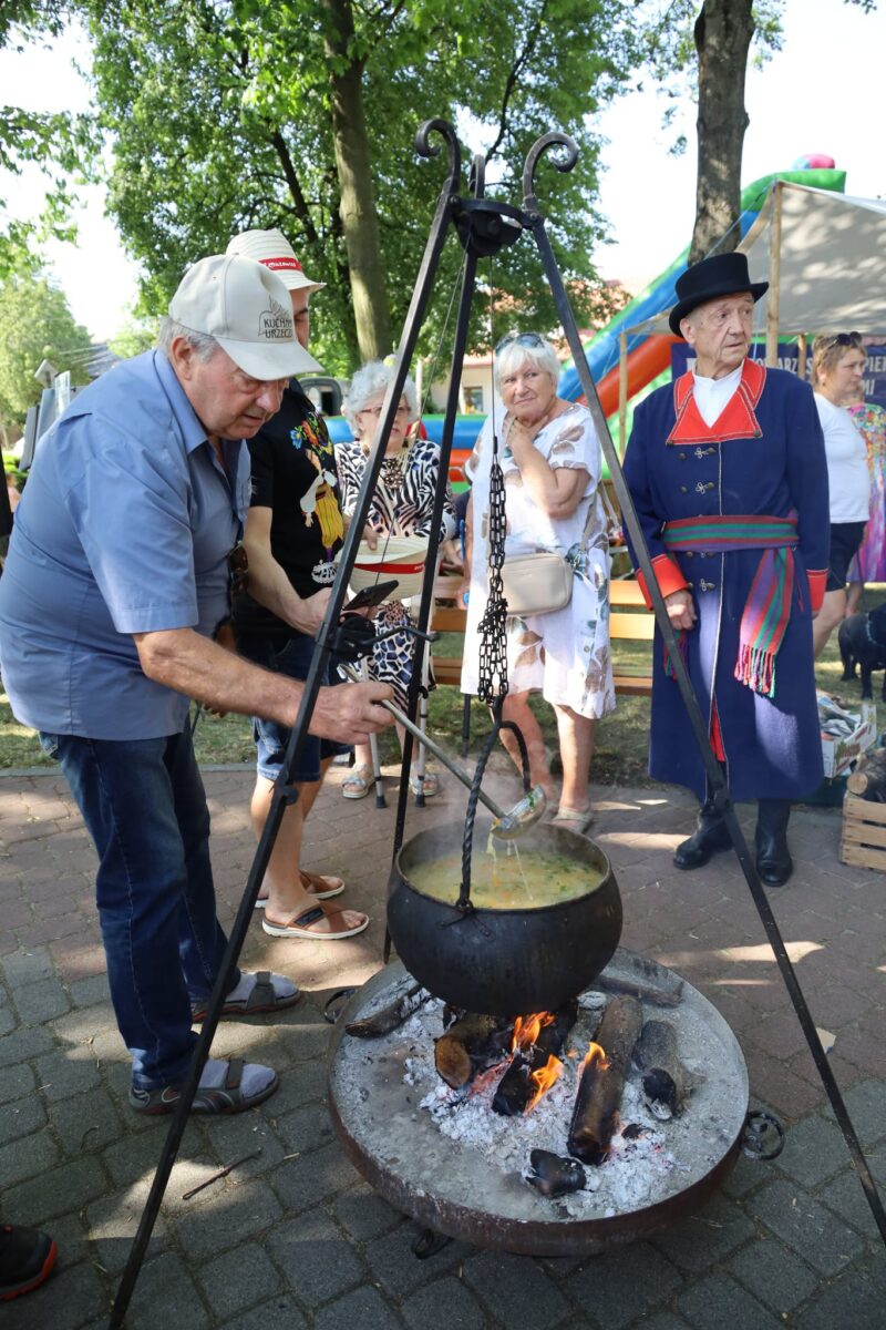 gotowanie zupy na gnisku
