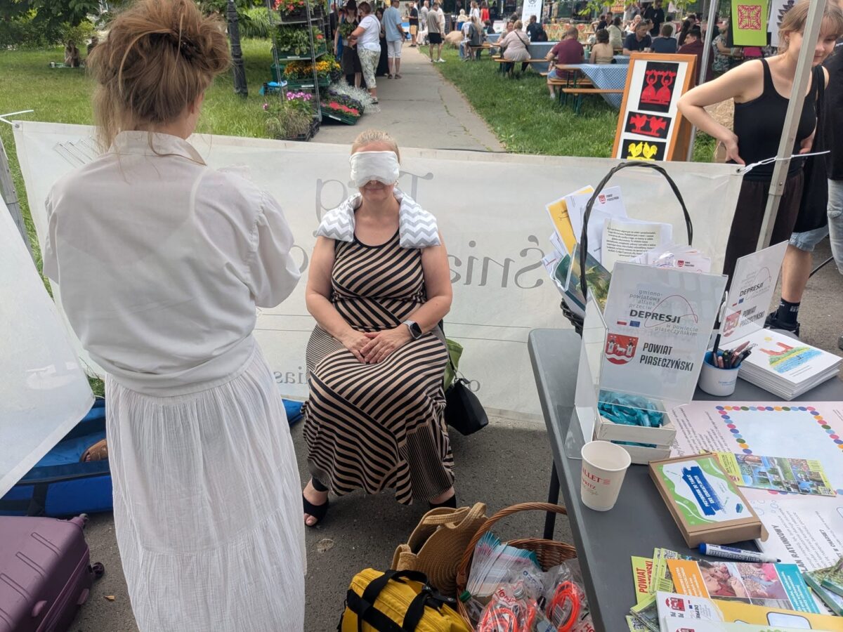 harfiarka gra, kobieta się relaksuje