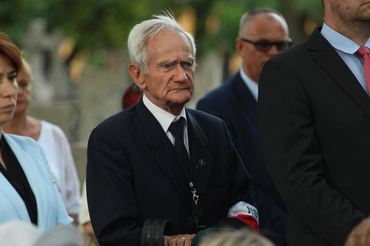 Władysław Sieradzki z opaską biało-czerwoną