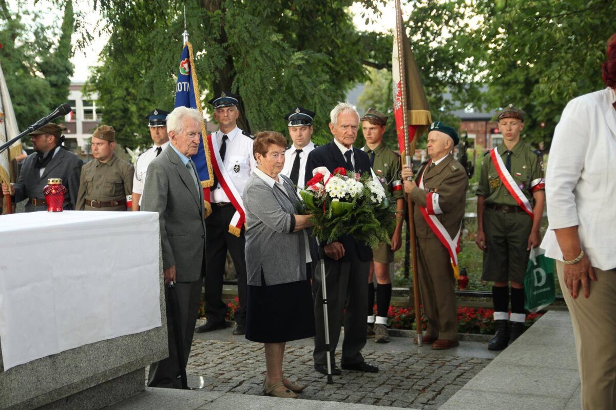 W. Sieradzki podczas uroczystoścu na cmentarzu